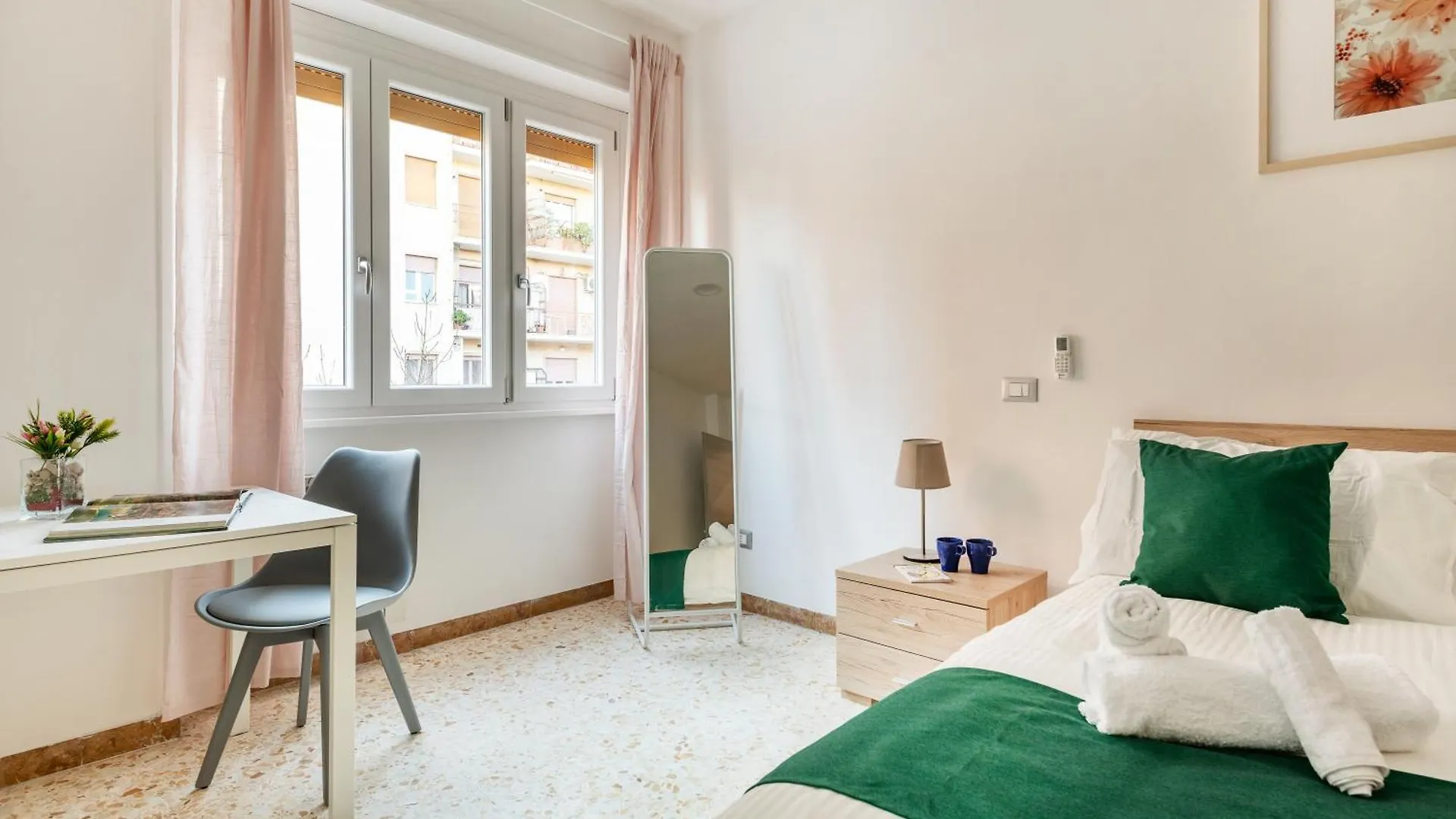 Rome Dolce Vita Luxury Apartment 4 Km Da Colosseo Italy